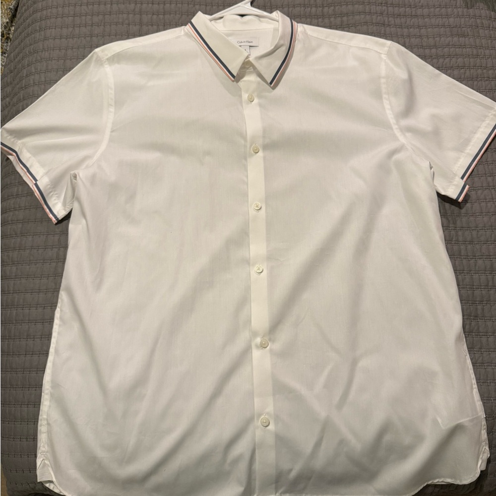 Calvin Klein White Casual Button Down Shirt with Tipped Collar and Sleeves